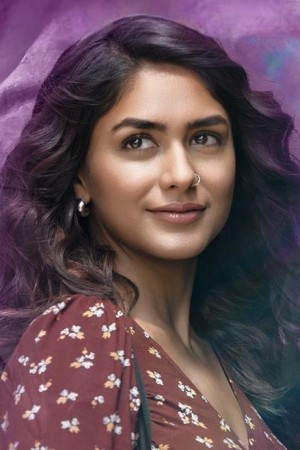 مرونال تاکور