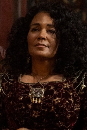 کارولاین هندرسون