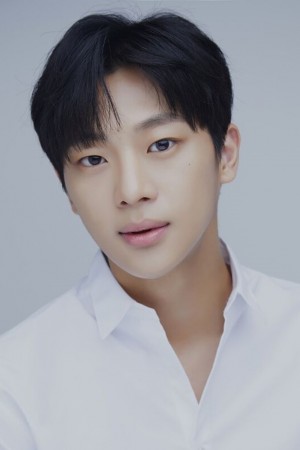 لی شین یونگ