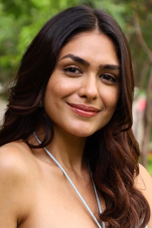 مرونال تاکور